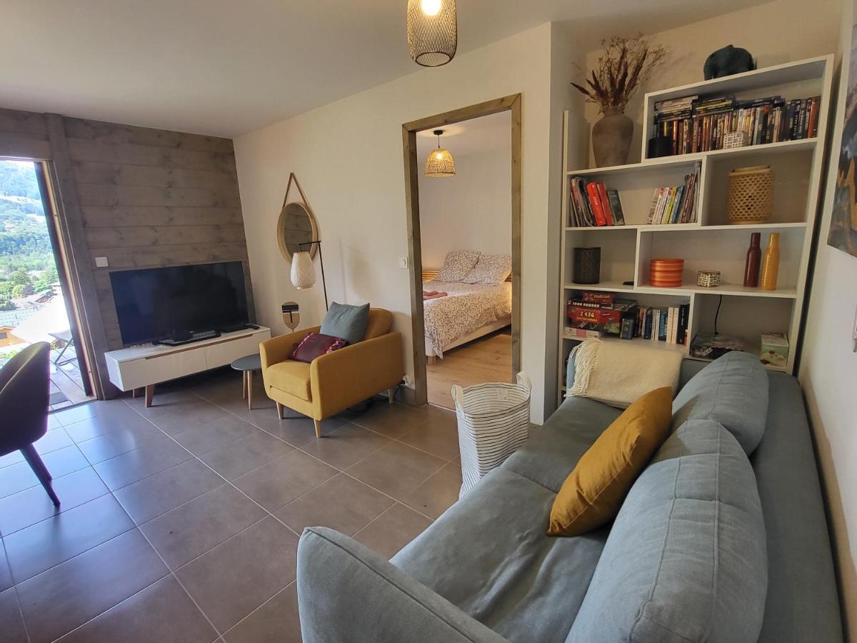 Le Criou - 3 Bedroom Apartment 5 Minutes Walk To The Village Centre ซาโมอ็องส์ ภายนอก รูปภาพ